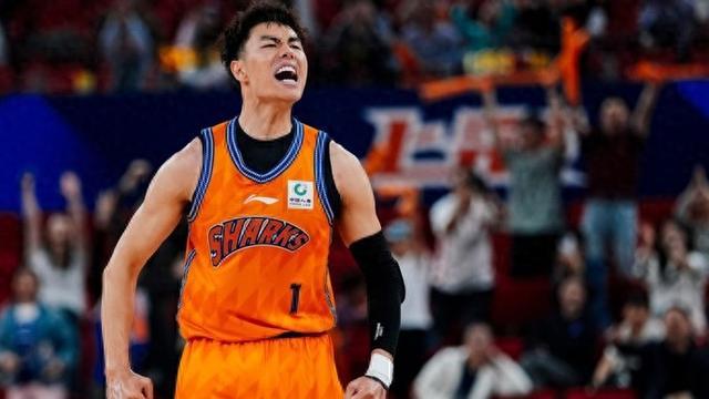 开云集团-上海男篮主场20连胜创纪录 险胜福建取常规赛18连胜